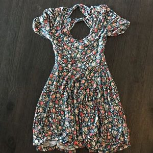 FREE SHIP: Super cute floral fitting dress